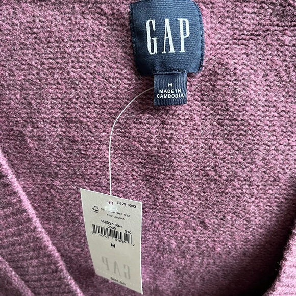 Cardigan from GAP cropped purple - Picture 2 of 5